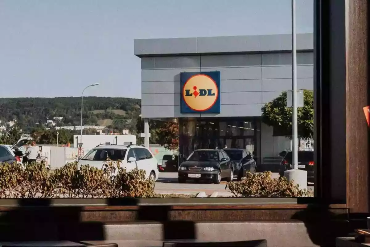 El exterior de un supermercado de la cadena Lidl